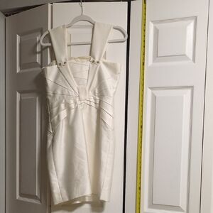 Elegant Cream Sleeveless Dress